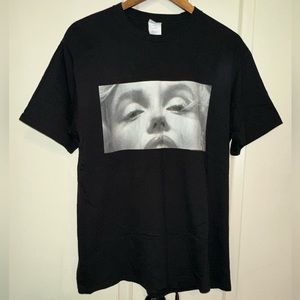 🌴3/$20 Marilyn Monroe Tee Large